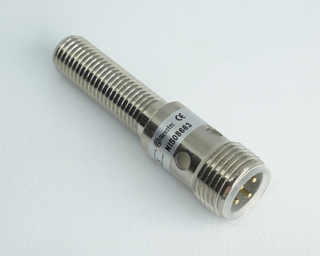 Induktiver Sensor M8 L=45 mm Stecker M12 PNP NO Sn = 4 mm