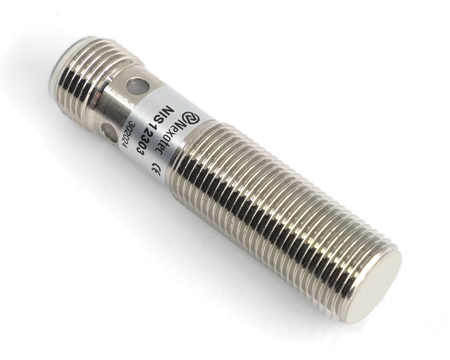 NIS12303 - 2 - Indukční snímač M12 L=50 mm konektor M12 PNP NO Sn = 2 mm