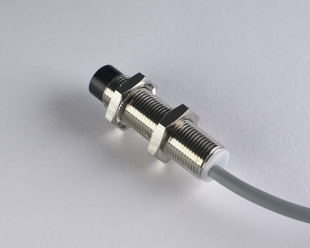 Indukční snímač M12 L=50 mm kabel 2m PNP NO Sn = 8 mm