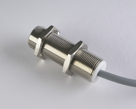Induktív érzékelő M18 L=55 mm kábel 2m PNP NO Sn = 5 mm