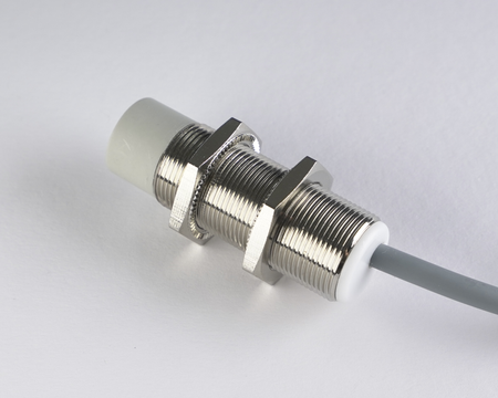 Indukčný snímač M18 L=55 mm kábel 2m PNP NO Sn = 23 mm