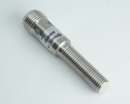 Indukční snímač M8 L=53 mm konektor M12 PNP NO Sn = 2 mm