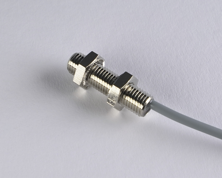 Induktiver Sensor M8 L=30 mm Kabel 2m PNP NC Sn = 4 mm