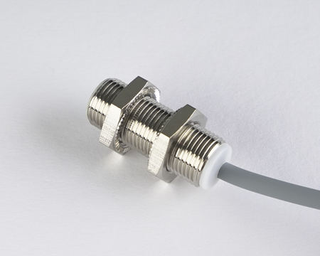 Indukční snímač M12 L=30 mm kabel 2m 2vodičový NO Sn = 4 mm