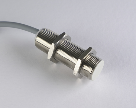 Induktiver Sensor M18 L=55 mm Kabel 3m NPN NO & NC Sn = 5 mm