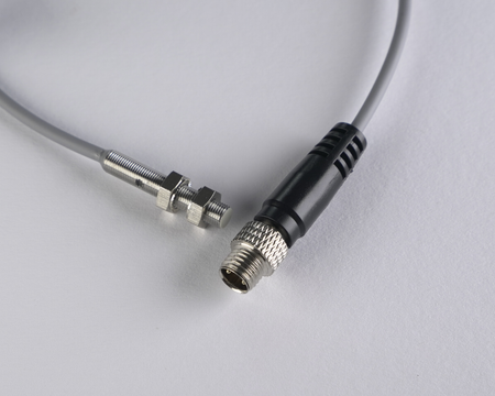 Inductive sensor M5 28 mm cable 0,3 m connector M8 PNP NO Sn = 1,5 mm
