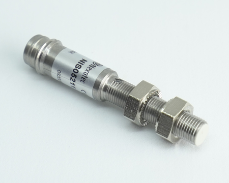 Czujnik indukcyjny M5 L=40 mm wtyczka M8 NPN NO Sn = 1 mm