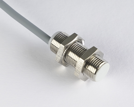 Indukčný snímač M12 L=30 mm kábel 2m 2-vodičový NO Sn = 4 mm