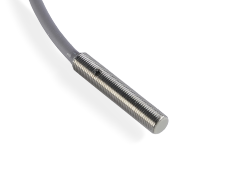 NIS05024 - 2 - Indukční snímač M5 L=25 mm kabel 2m PNP NC Sn = 1,5 mm