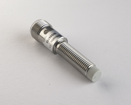 Induktiver Sensor M8 L=53 mm Stecker M12 PNP NO Sn = 6 mm