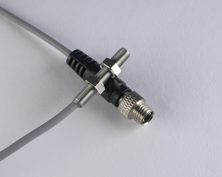 Inductive sensor M5 30 mm cable 0,3 m connector M8 PNP NC Sn = 0,8 mm