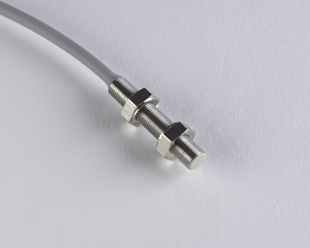 Czujnik indukcyjny M5 L=25 mm przewód 5m NPN NC Sn = 1 mm