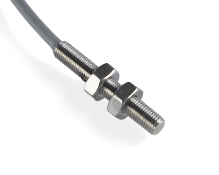 NIS04523 - 4 - Induktív érzékelő M4 L=25 mm kábel 5m PNP NO Sn = 1 mm