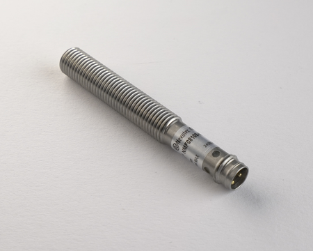 Czujnik indukcyjny M18 całometalowy 79 mm wtyczka M12 PNP NO Sn = 5 mm NF