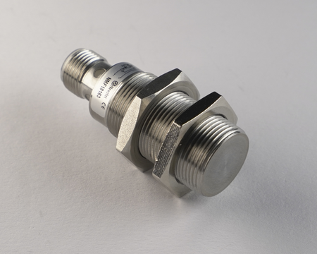 Inductive sensor M18 Metal face 48 mm connector M12 PNP NO Sn = 8 mm