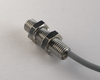 NMF08024 - 9 - Indukčný snímač M8 celokovový 30 mm kábel 2m PNP NC Sn = 1 mm