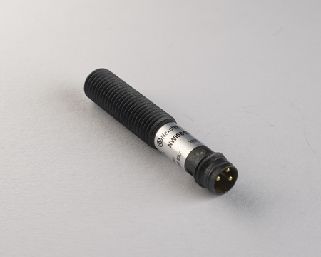 NWI08123 - 6 - Inductive sensor M8 for welding process 45 mm connector M8 PNP NO Sn = 1 mm