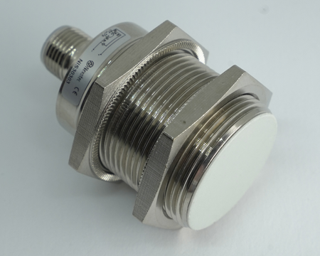 Czujnik indukcyjny M30 L=48 mm wtyczka M12 PNP NO Sn = 10 mm