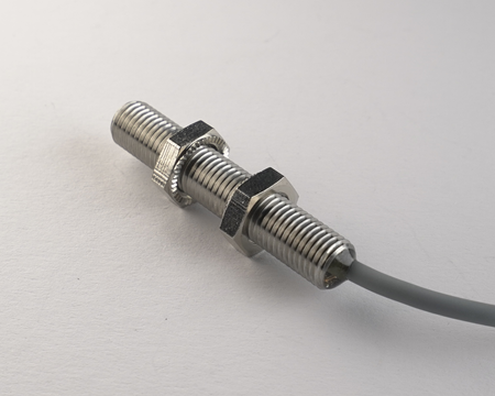 Czujnik indukcyjny M8 całometalowy 45 mm przewód 5m PNP NO Sn = 1 mm