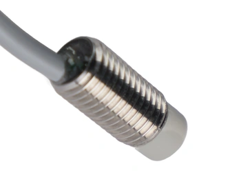 Czujnik indukcyjny M8 L=18 mm przewód 3m PNP NO Sn = 4 mm