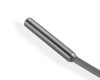 Czujnik indukcyjny M5 L=28 mm przewód 0,3 m wtyczka M8 PNP NO Sn = 0,8 mm