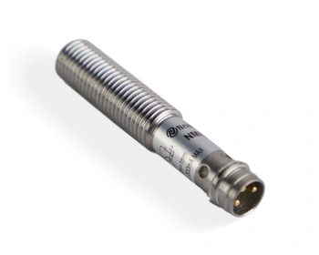 Indukčný snímač M8 celokovový 45 mm konektor M8 PNP NO Sn = 1 mm