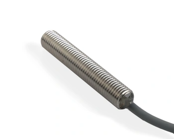 Indukčný snímač M8 celokovový 45 mm kábel 3m PNP NC Sn = 2 mm