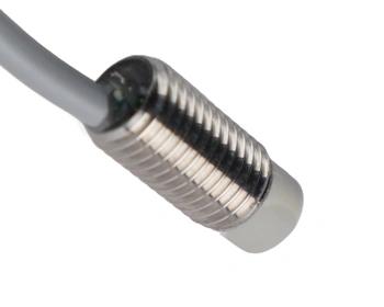 Indukčný snímač M8 L=18 mm kábel 2m PNP NO Sn = 4 mm